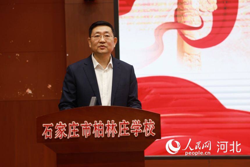 中国移动河北公司党委副书记、副总经理、工会主席刘克飞致辞。人民网 席彪摄